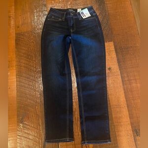 Time and Tru Mid Rise Straight Leg Jeans Size 6